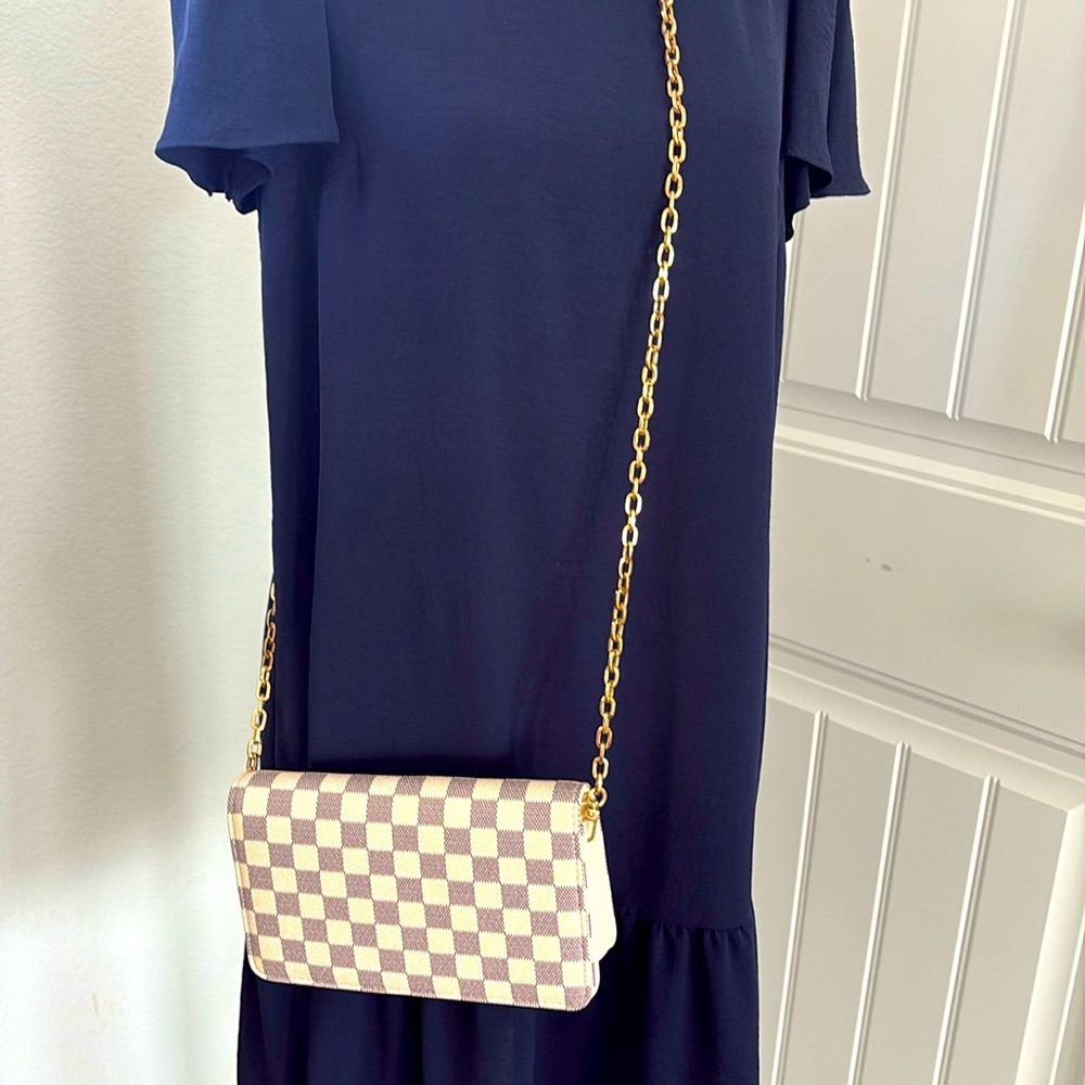 Trendy cross body bag.